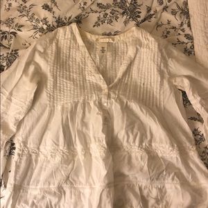 CUTE/ FEMININE WHITE, LACED SHIRT